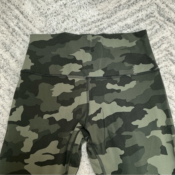 Lululemon | Align High-Rise Crop 23" Heritage 365 Camo Medium Olive size 8 - Picture 5 of 13